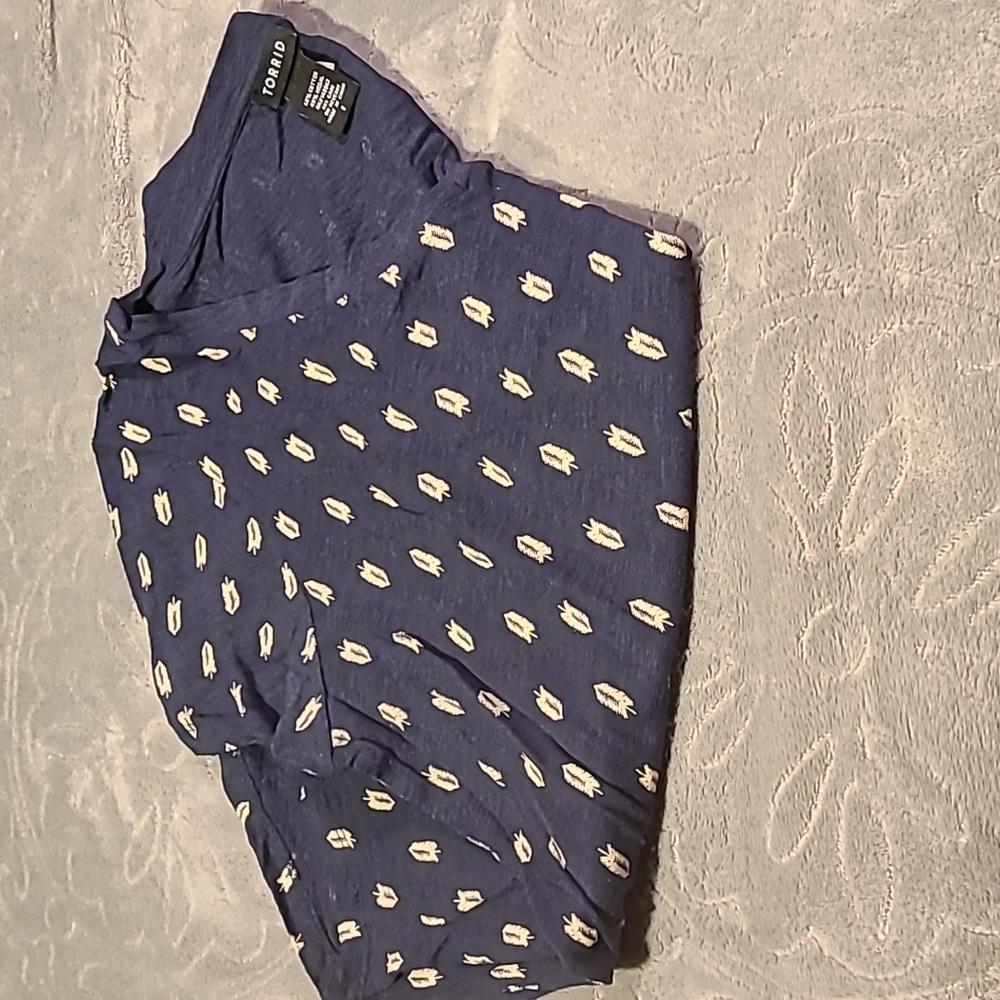 Torrid v-neck pocket T
